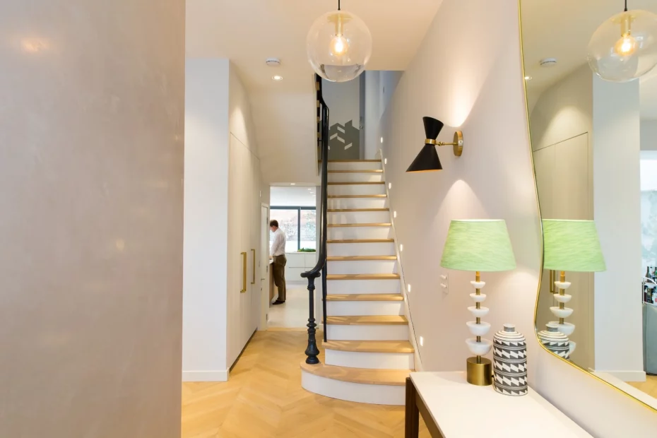 decorative lighting on staircase and wall
